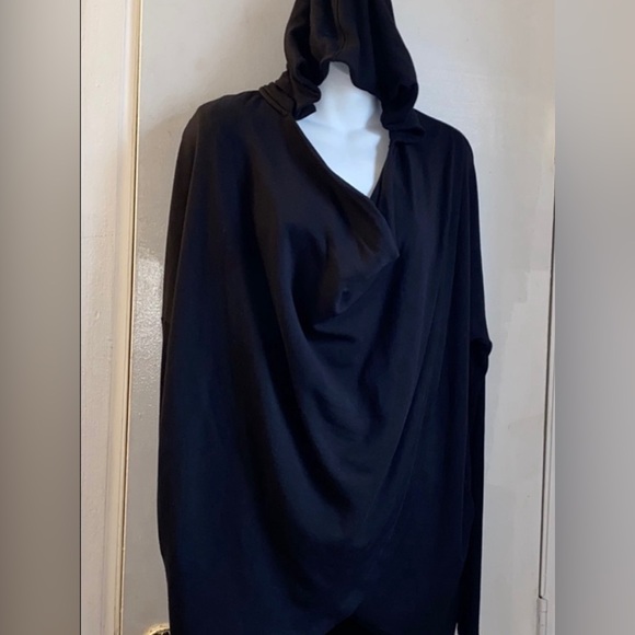Athleta Purana Black Wrap pullover with hood - Picture 2 of 6